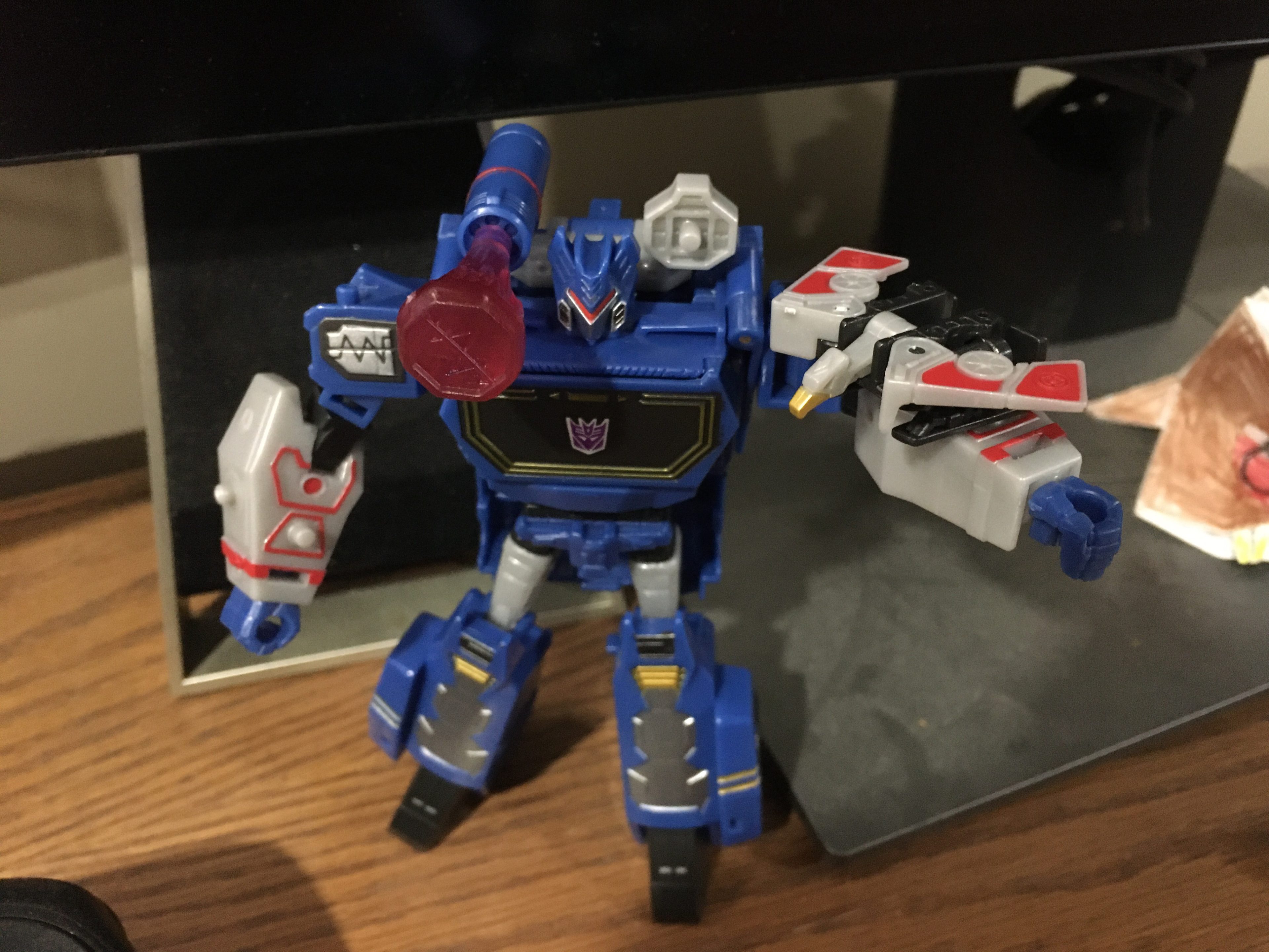 Soundwave bot mode