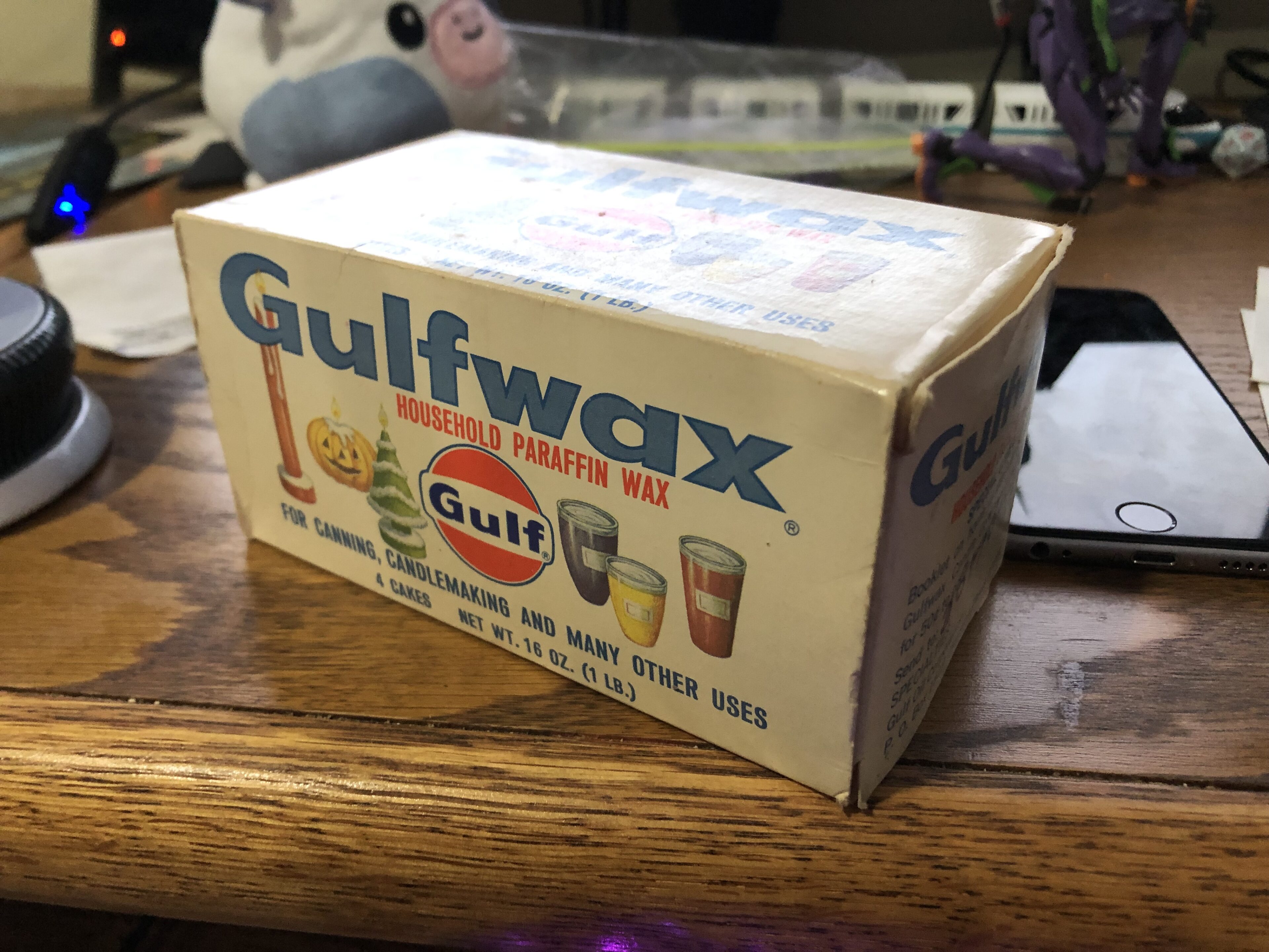 A very old box of Gulf wax