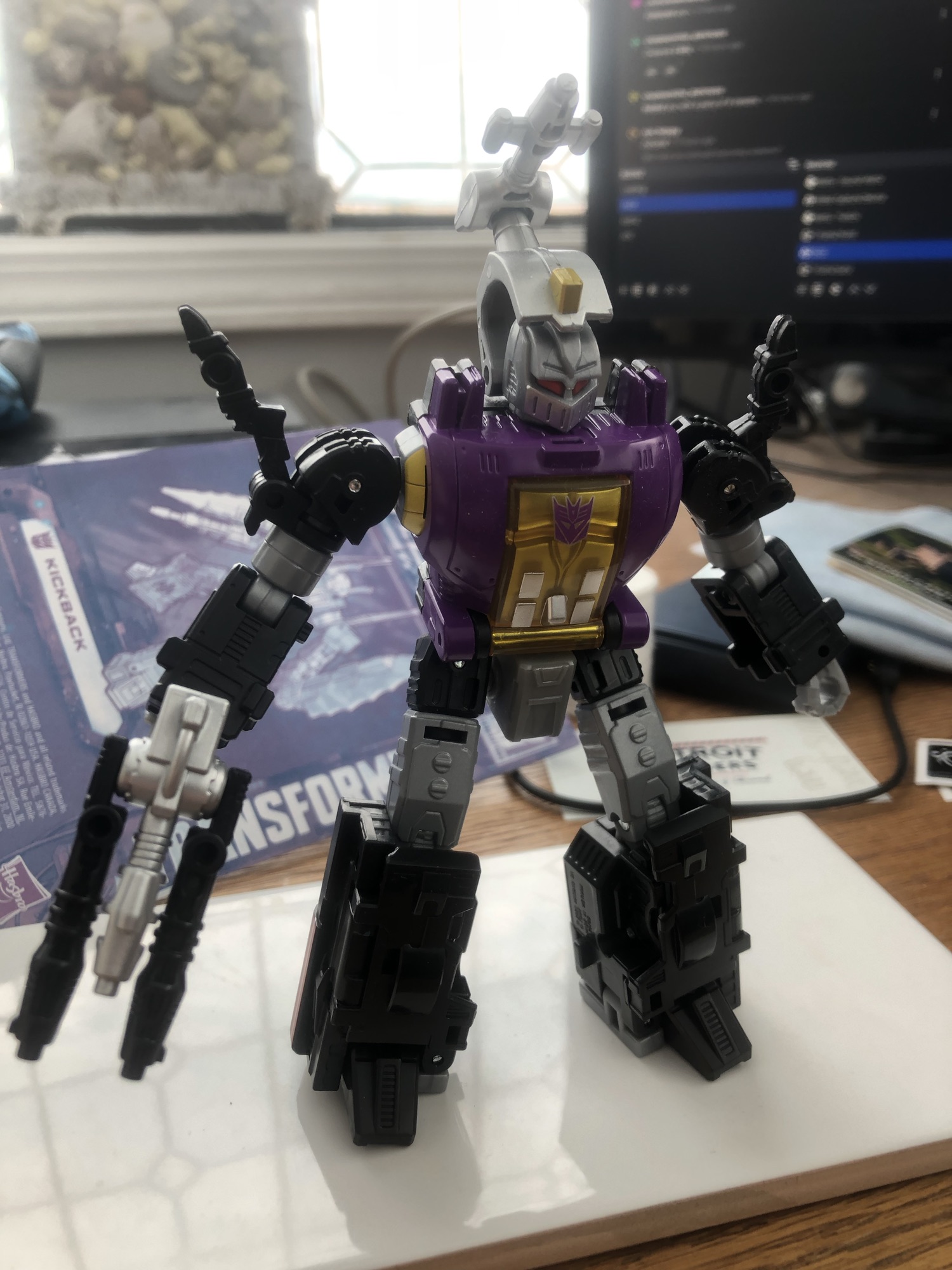 Insecticon Bombshell in robot mode